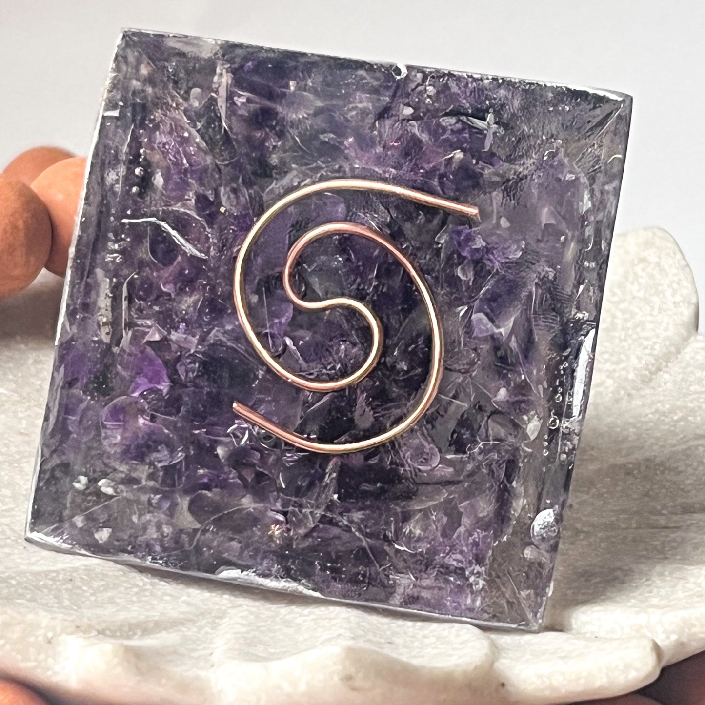 Small Orgonite Pyramid 7.5cm Height - Amethyst & Howlite Evil Eye