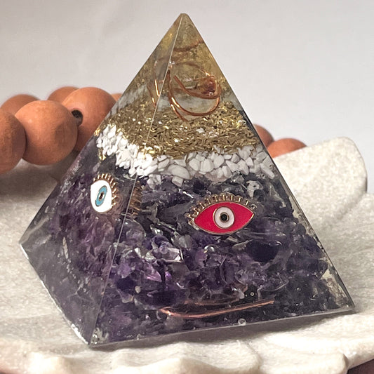 Small Orgonite Pyramid 7.5cm Height - Amethyst & Howlite Evil Eye